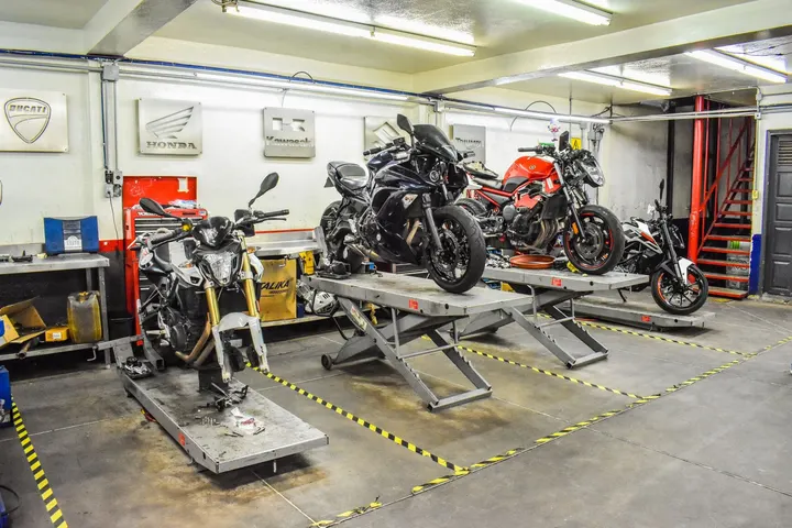 Lève-moto : comparatif des modèles et des prix